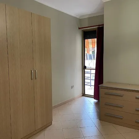 Pine Terrace Apartment